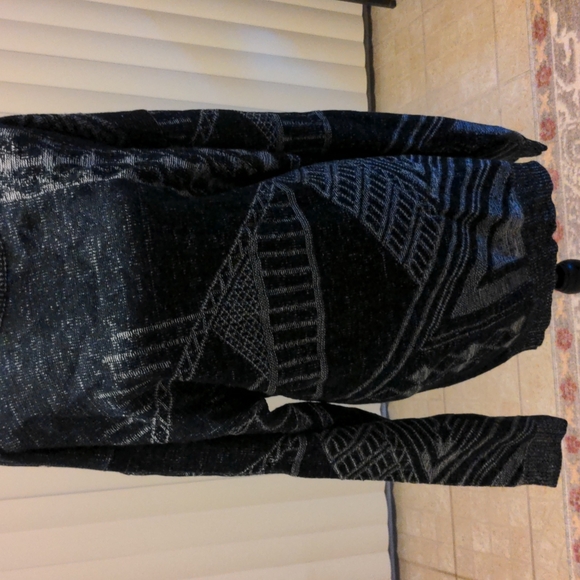 Sweater - Picture 2 of 3